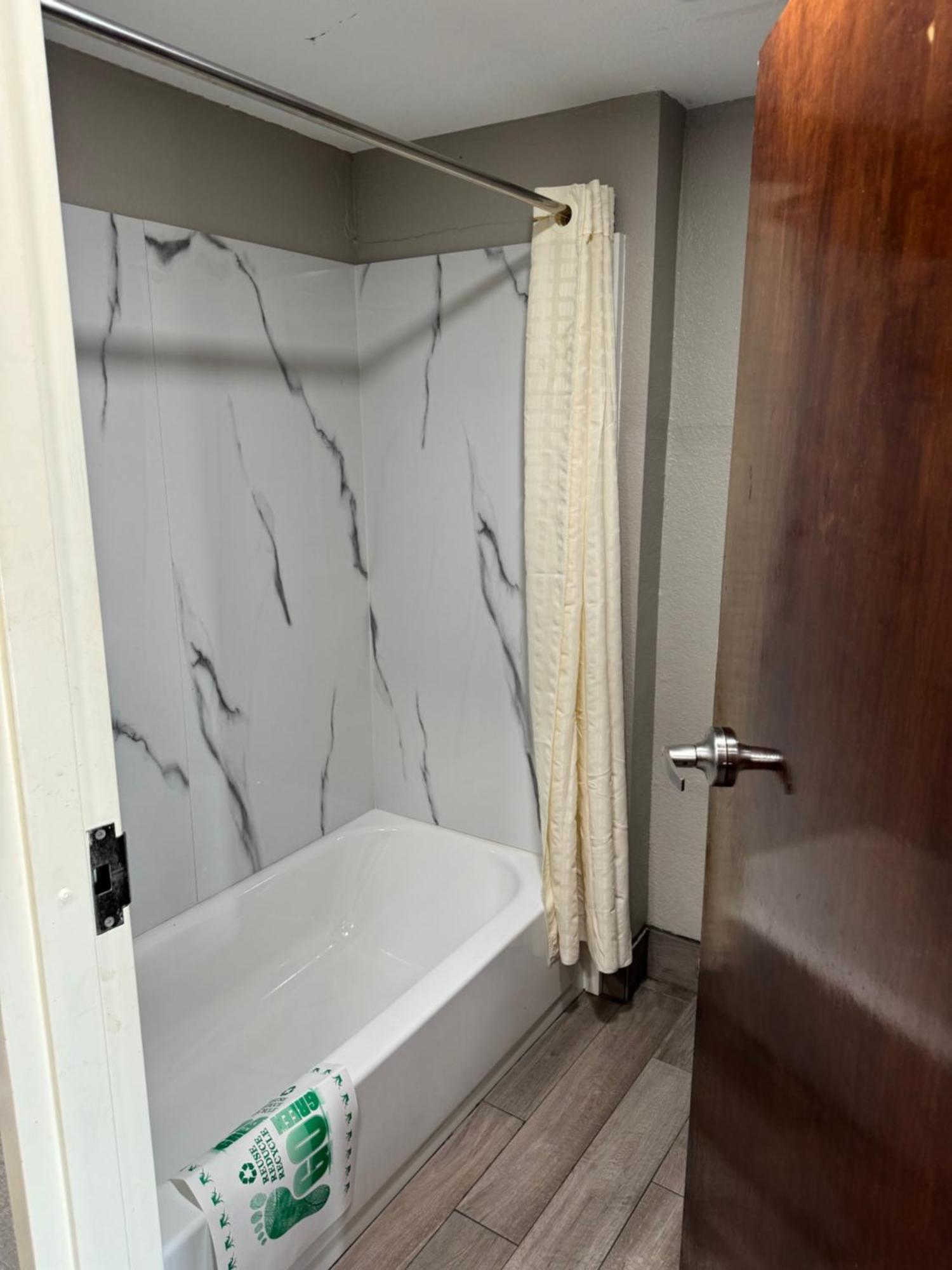 Nola Inn & Suites New Orleans Bagian luar foto