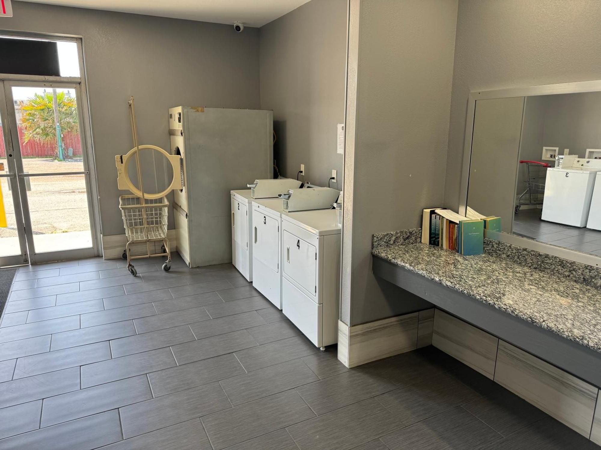 Nola Inn & Suites New Orleans Bagian luar foto