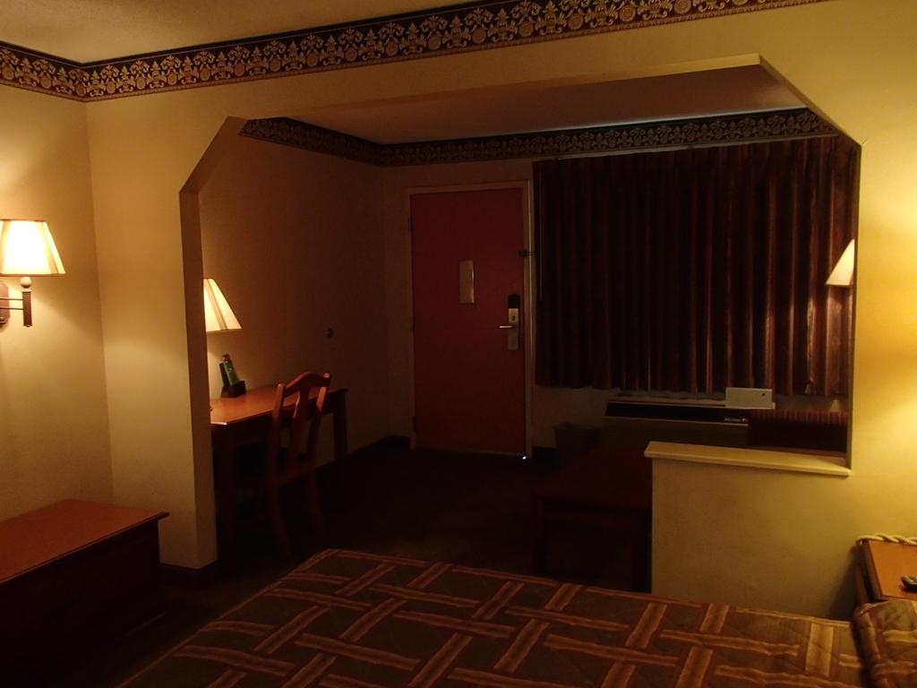 Nola Inn & Suites New Orleans Bagian luar foto