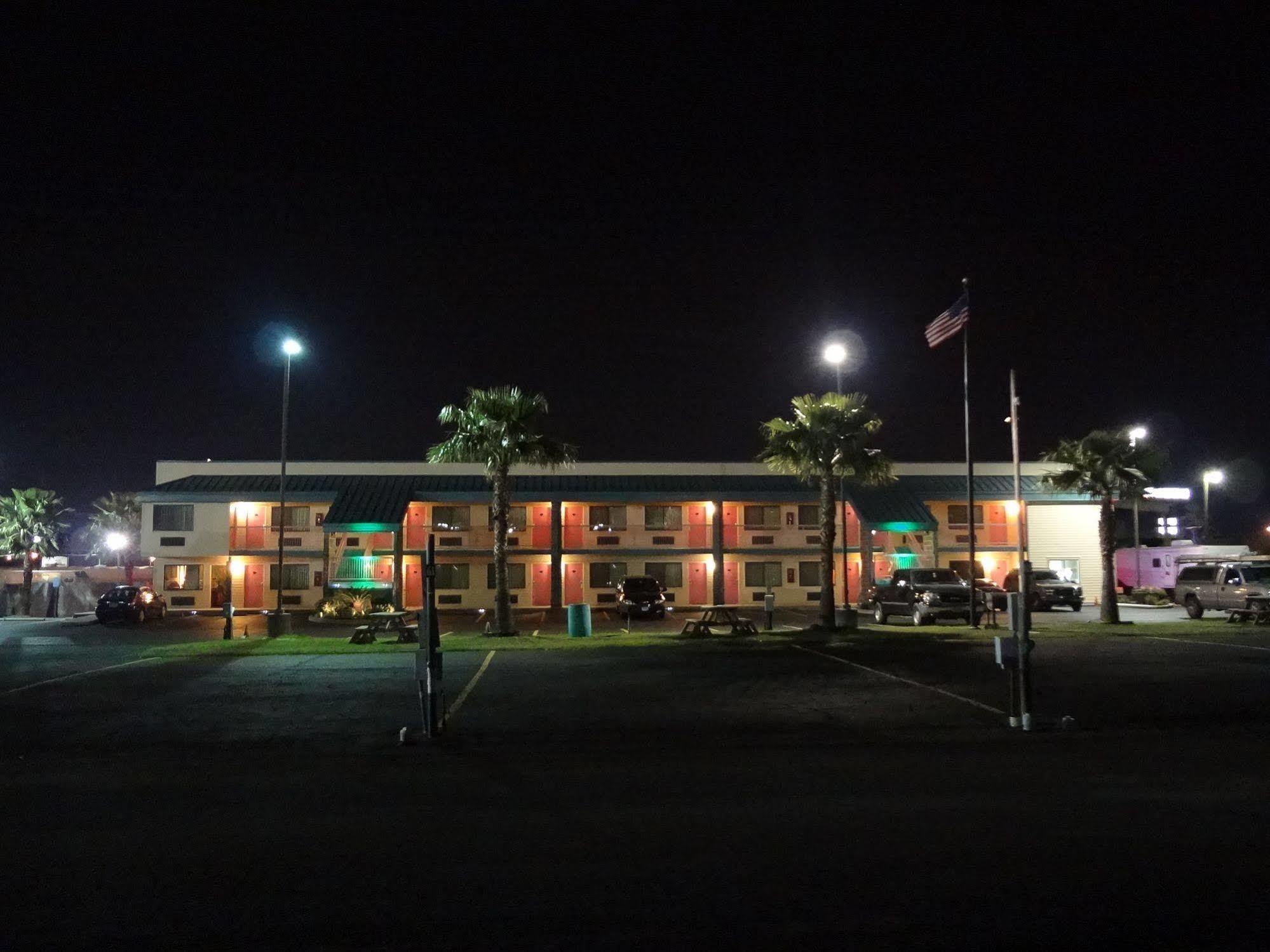 Nola Inn & Suites New Orleans Bagian luar foto