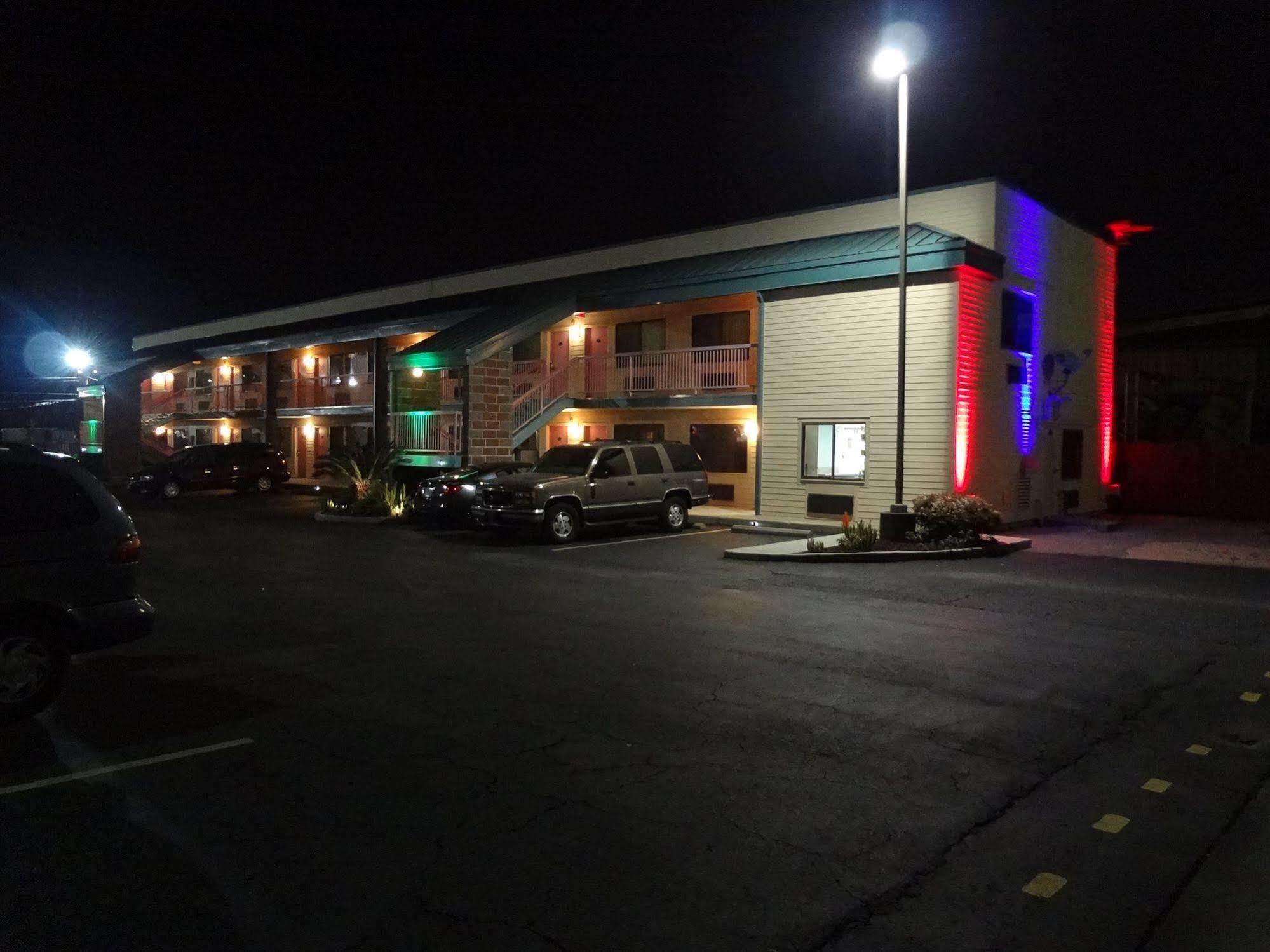Nola Inn & Suites New Orleans Bagian luar foto